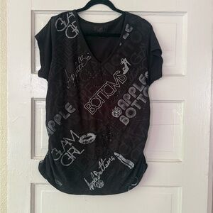 Vintage apple bottom graphic tee